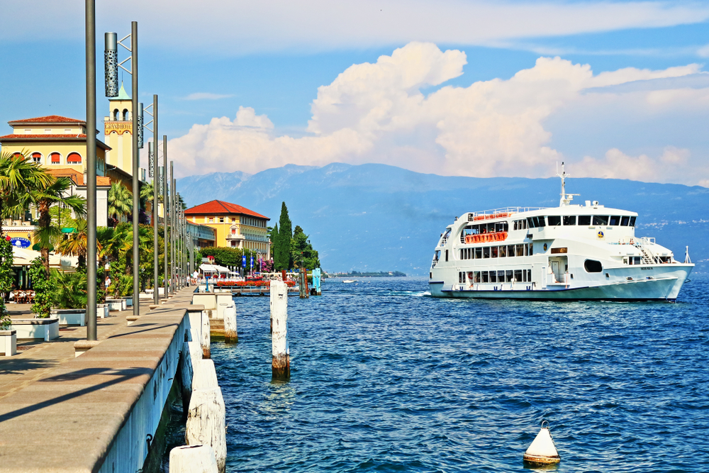 tour in barca lago di garda