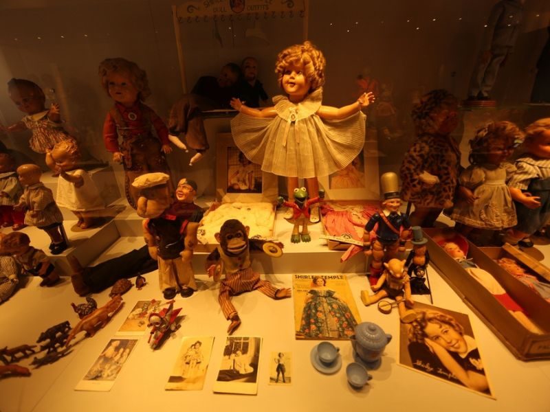 Museo delle Bambole e del Giocattolo alla Rocca di Angera Museo delle Bambole e del Giocattolo alla Rocca di Angera