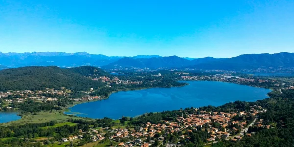 Lago di Comabbio: spiagge, passeggiate e cosa vedere