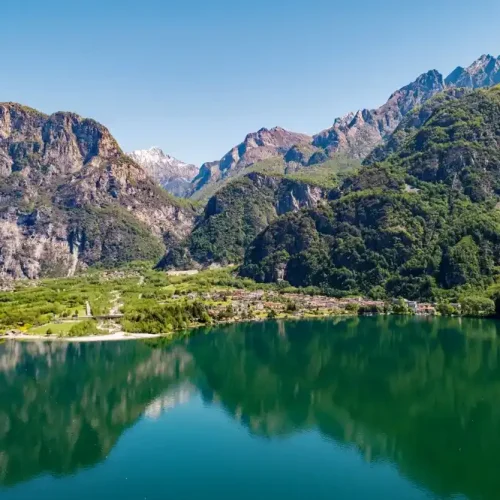 Lago di Mezzola: spiagge, passeggiate e cosa vedere