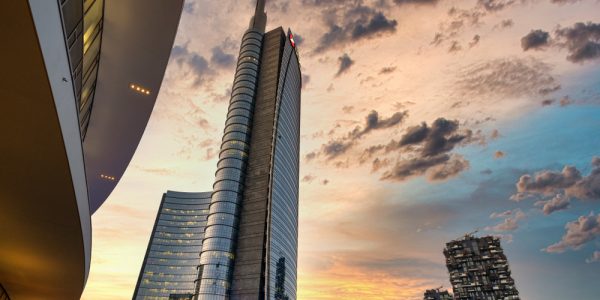 Piazza Gae Aulenti Milano: come arrivarci, cosa vedere e dove mangiare